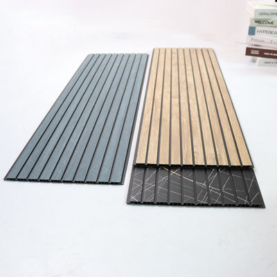 दीवार के लिए सजावटी पीवीसी छत पैनल वाणिज्यिक पीवीसी दीवार कवरिंग आंतरिक दीवार पैनल टिकाऊ आसान साफ ​​दीवार सामग्री