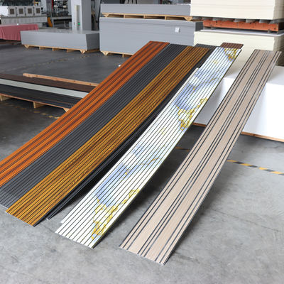 3डी उभरा हुआ पीवीसी छत पैनल दीवार सजावटी आधुनिक दीवार पैनल के लिए, बनावट वाली सतह पीवीसी दीवार कवरिंग, साफ करने में आसान