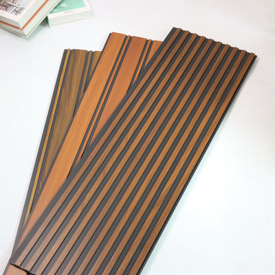 वाटरप्रूफ फायरप्रूफ पीवीसी वॉल पैनल हल्का वजन आसान स्थापना इंटीरियर एक्सटीरियर वॉल बोर्ड बाथरूम किचन लिविंग रूम के लिए