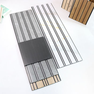 लकड़ी के दाने वाले पीवीसी वॉल पैनल सजावटी दीवार बोर्ड बेडरूम लिविंग रूम टीवी बैकग्राउंड वॉल के लिए पर्यावरण के अनुकूल सामग्री