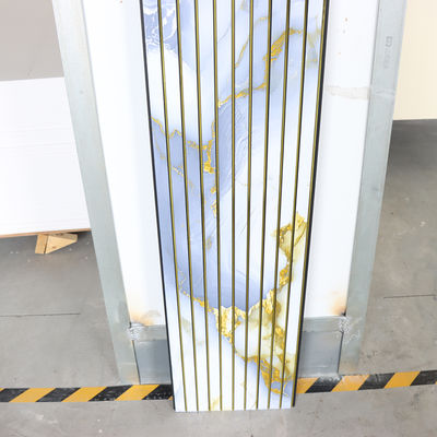 वाणिज्यिक ग्रेड पीवीसी वॉल पैनल उच्च स्थायित्व नमी प्रूफ वॉल बोर्ड ऑफिस शॉप रेस्तरां होटल की दीवार के लिए