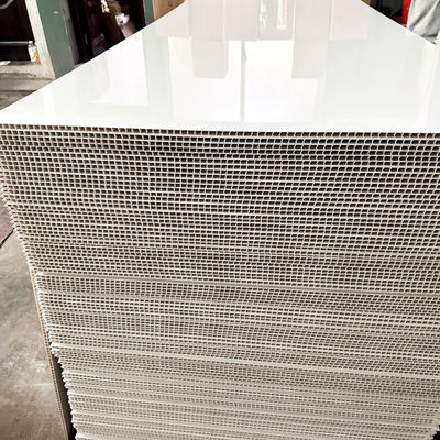 आधुनिक 3D पैटर्न अग्निरोधक पीवीसी शॉवर दीवार पैनल लक्जरी बाथरूम नवीनीकरण सामग्री