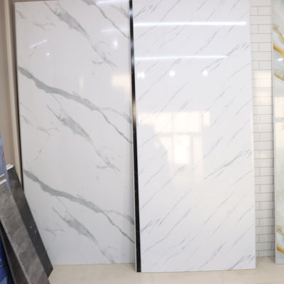 पारिवारिक बाथरूम डिजाइन के लिए एंटी स्लिप टेक्सचर्ड सेफ्टी पीवीसी शॉवर पैनल