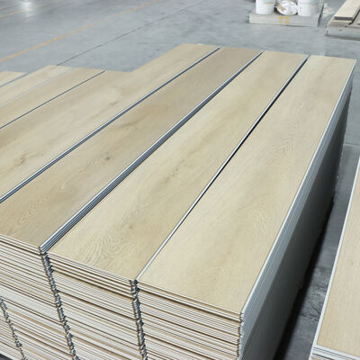 फॉर्मेल्डिहाइड E0 SPC फ़्लोरिंग पीवीसी चूना पत्थर कच्चे माल के साथ वाणिज्यिक और आवासीय अनुप्रयोगों के लिए बेहतर स्थायित्व फ़्लोरिंग समाधान