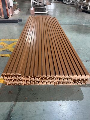 टिकाऊ अग्निरोधक आउटडोर WPC कम्पोजिट Toungue और ग्रूव दीवार पैनल पीवीसी दीवार आवरण