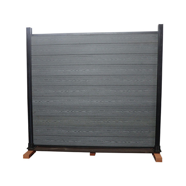 1.8m X 1.8m Wpc बाड़ पैनल उभरा हुआ सह - एक्सट्रूज़न आउटडोर होम बोर्ड