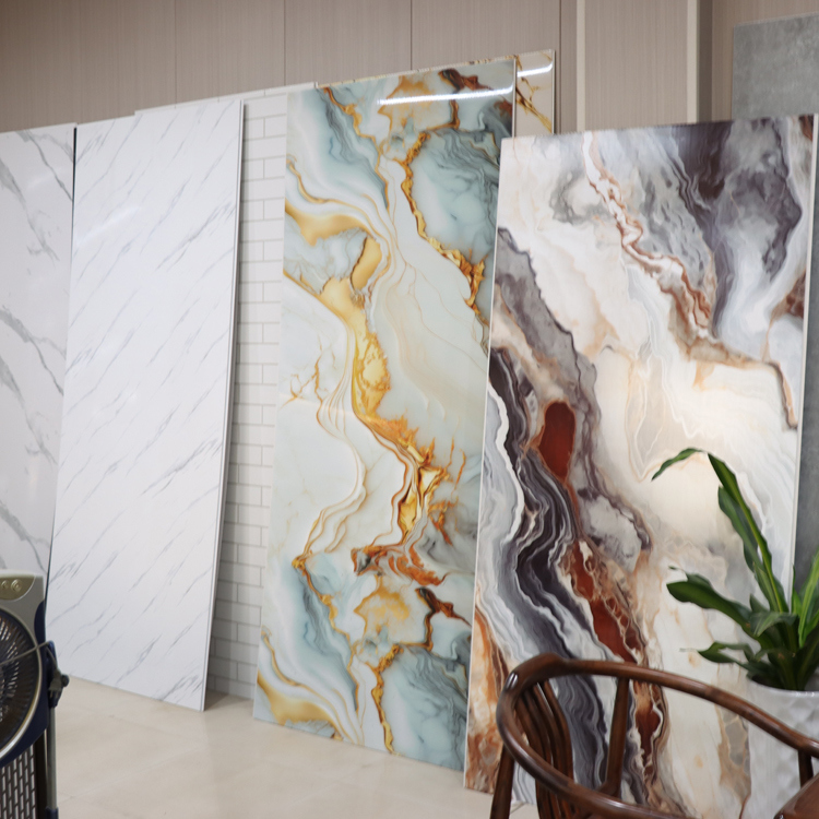 थोक आपूर्ति 1000x2400 मिमी निर्माण परियोजना के लिए पीवीसी शॉवर दीवार पैनल