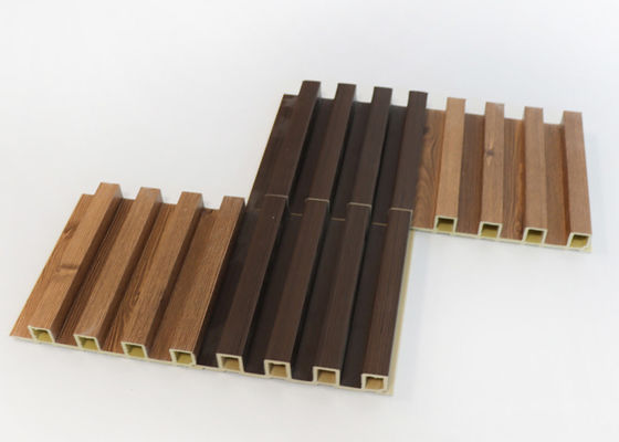 इंडोर डेकोरेशन वुड फ्लूटेड कम्पोजिट WPC वॉल पैनल 160mm x 24mm वाटरप्रूफ