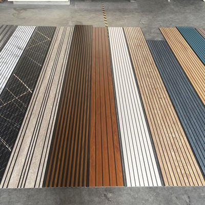 3डी उभरा हुआ पीवीसी छत पैनल दीवार सजावटी आधुनिक दीवार पैनल के लिए, बनावट वाली सतह पीवीसी दीवार कवरिंग, साफ करने में आसान